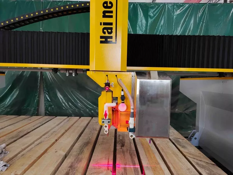 Waarom de 4-assige CNC-brugzaag een game-changer is voor steenverwerking