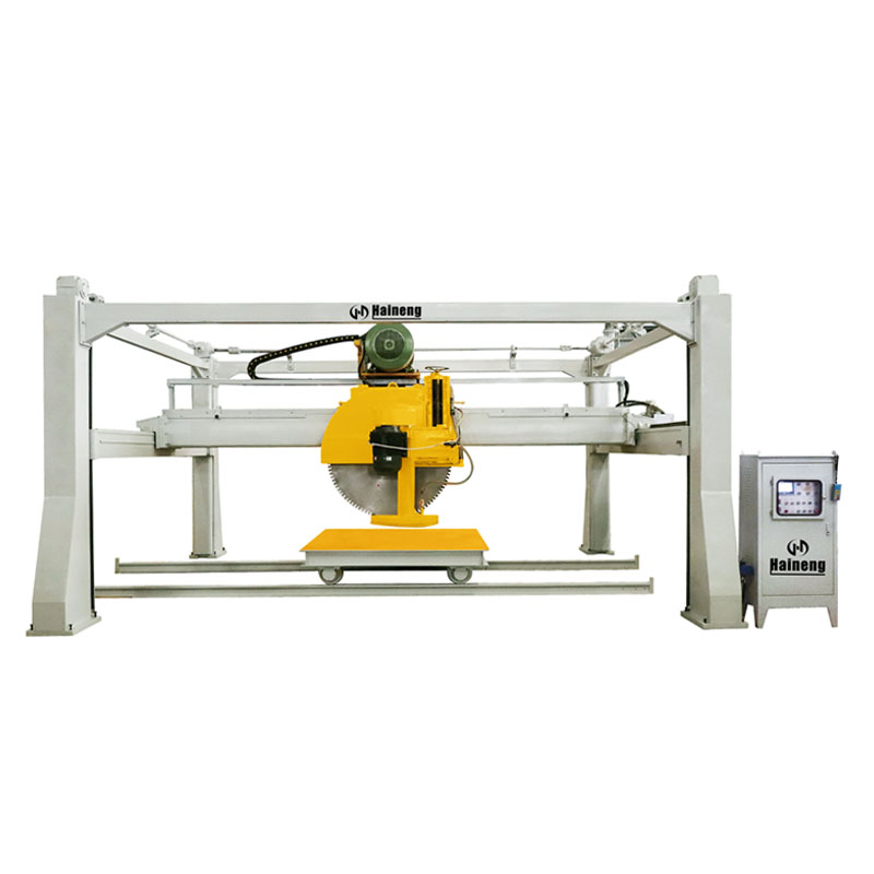 Grote steensnijmachine met vier kolommen